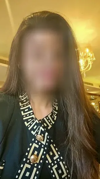 Amina, 37