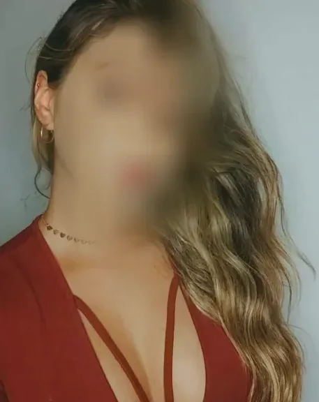 Bianca, 23
