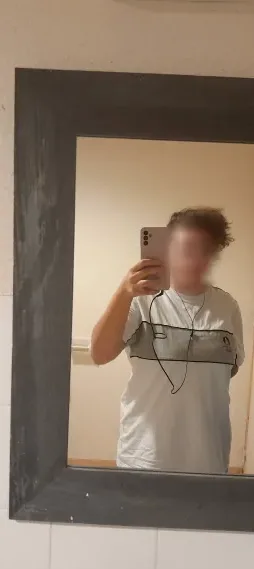 Ellie, 31