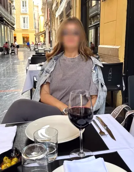 Esther, 35