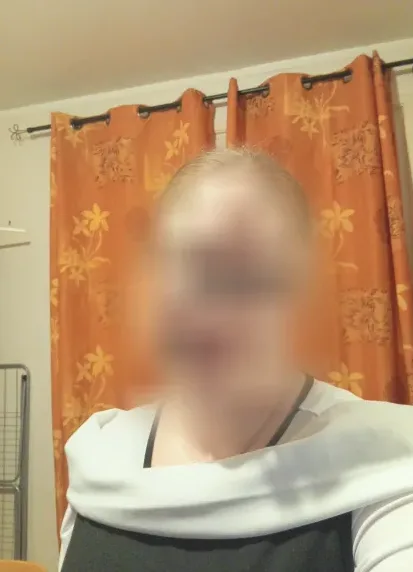 Julie, 37